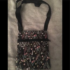 FLOWERED CROSSBODY 🌹Host Pick